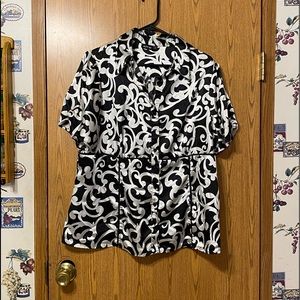 Apt.9 beautiful silky blouse